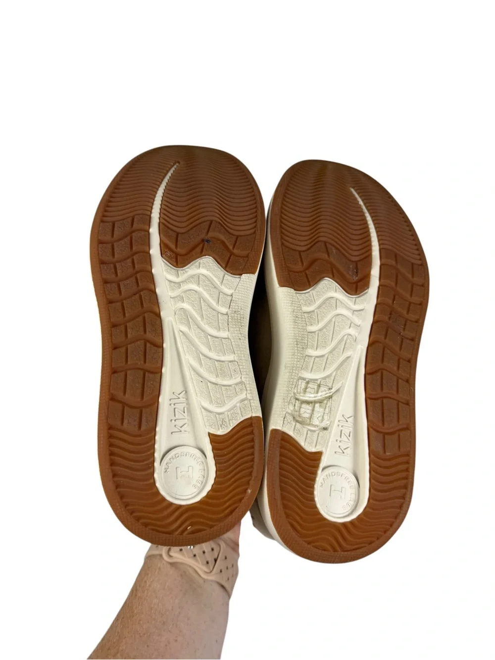 Kizik Women's Sydney Hands Free Slip On Suede Sneaker White Pepper 8 Wide